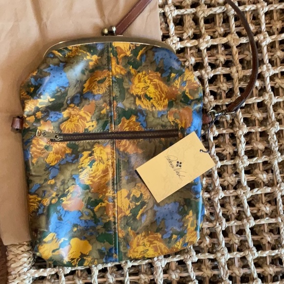 Patricia Nash - Barsby Kisslock from the Wldflower Print Colection - Picture 5 of 7